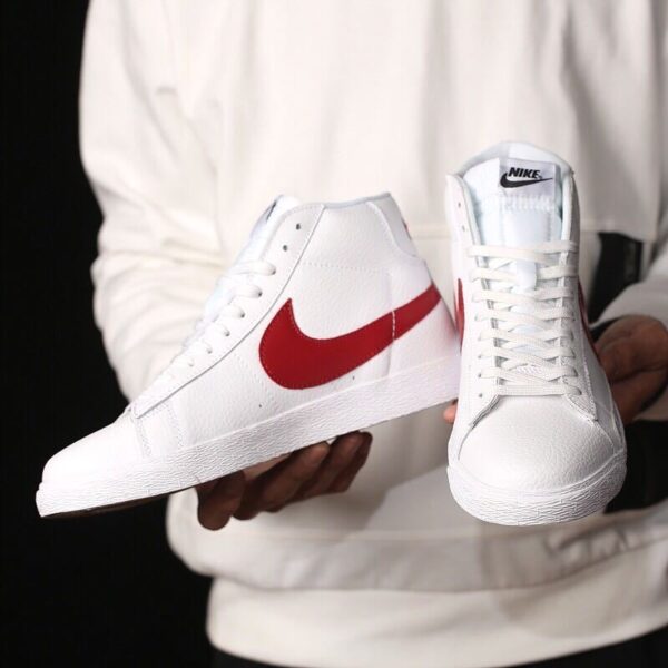 E1127-44.11$ Nike - Image 8