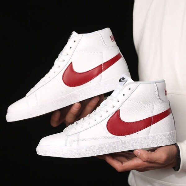 E1127-44.11$ Nike - Image 9