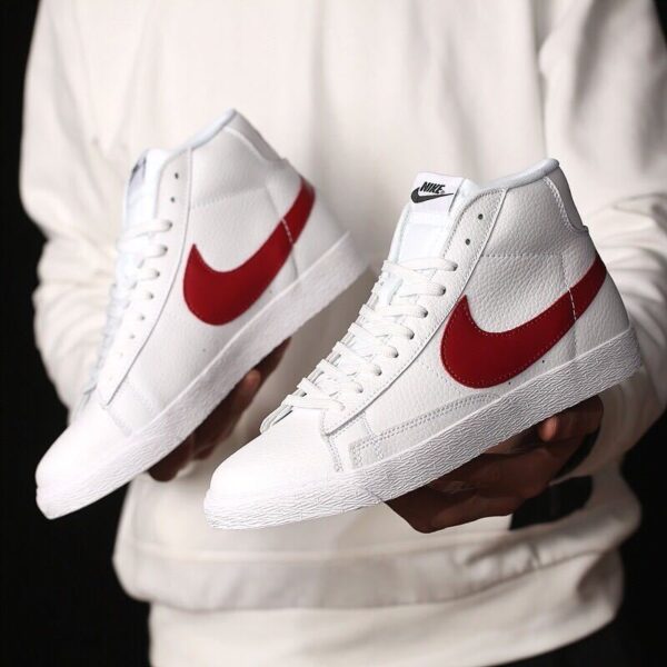 E1127-44.11$ Nike - Image 10