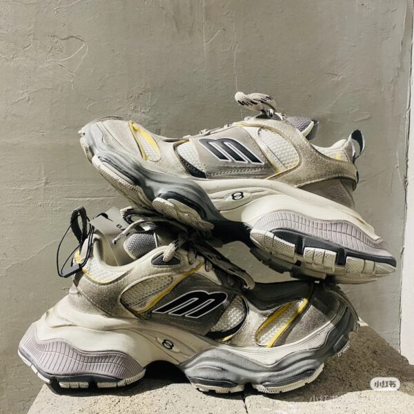 BALENCIAGA 65.85$ code 244-7221-R - Image 10