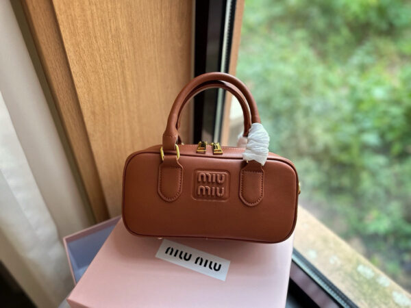 miumiu 49.29$ code 306-7212-R