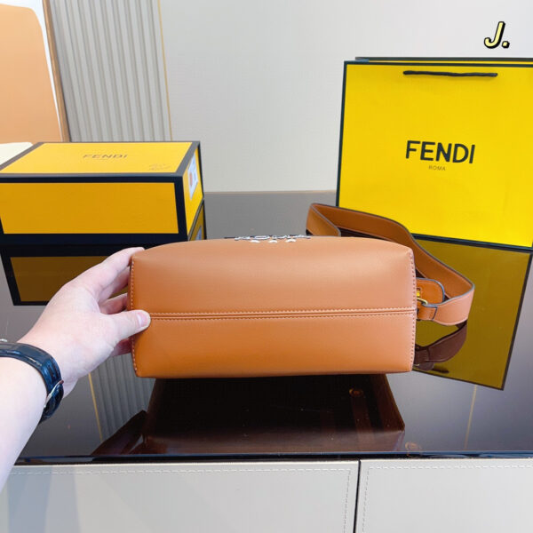 FENDI 56.86$ CODE 306-7189-R - Image 2