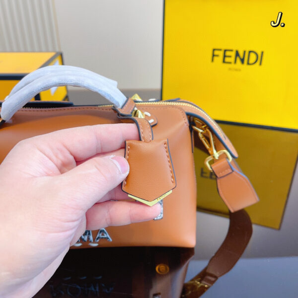 FENDI 56.86$ CODE 306-7189-R - Image 6