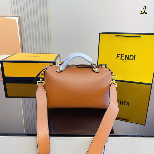 FENDI 56.86$ CODE 306-7189-R - Image 9