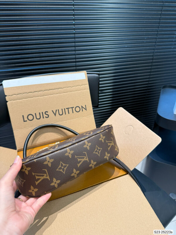 LV 69.99$ code 306-7598-R - Image 3