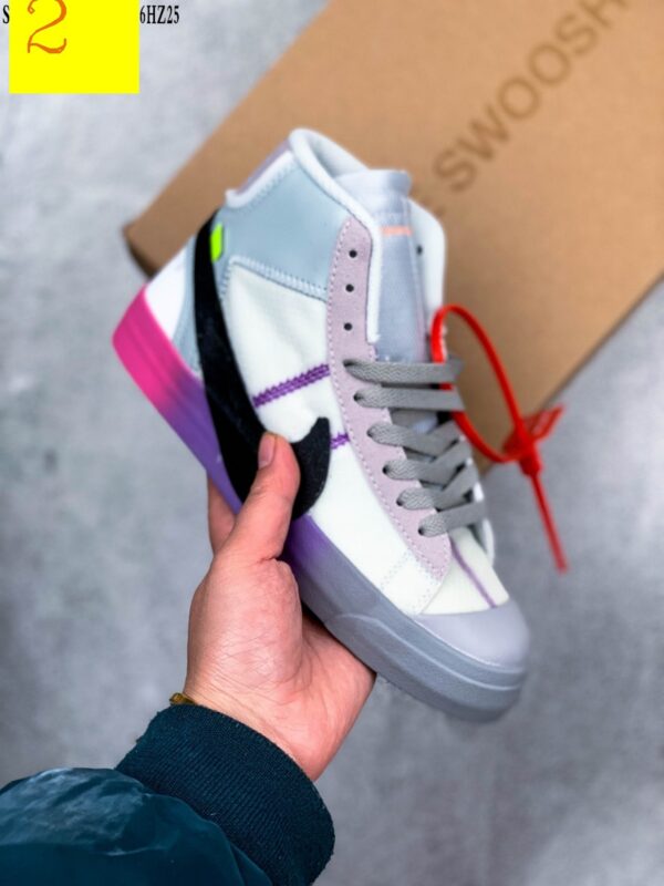 E1334-42.22$NIKE - Image 3