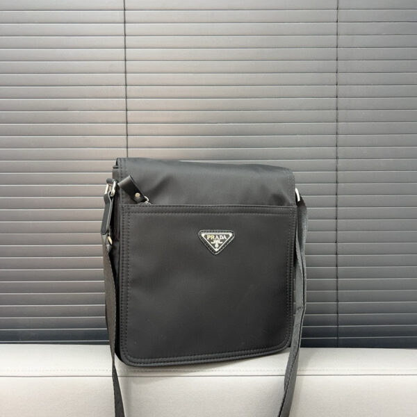 Prada 43.33$ code 306-7124-R - Image 3