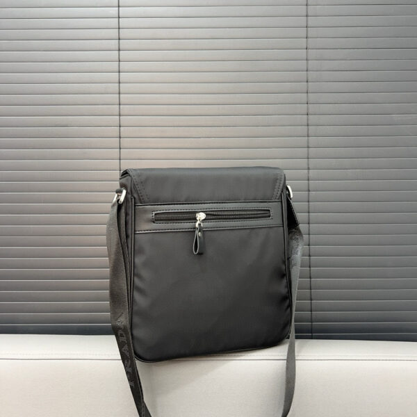 Prada 43.33$ code 306-7124-R - Image 4
