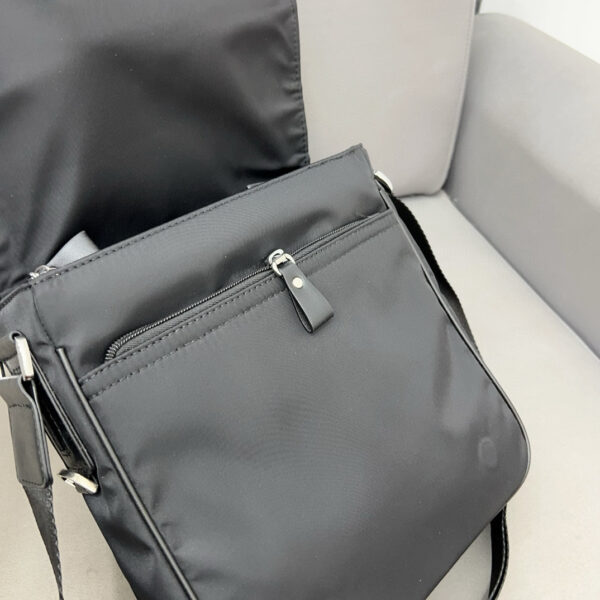 Prada 43.33$ code 306-7124-R - Image 9