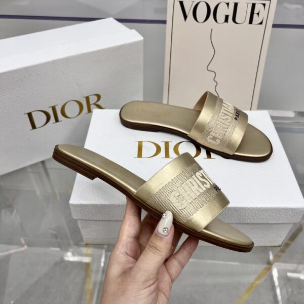 Dior 39.99$ code 449-7049-R - Image 2
