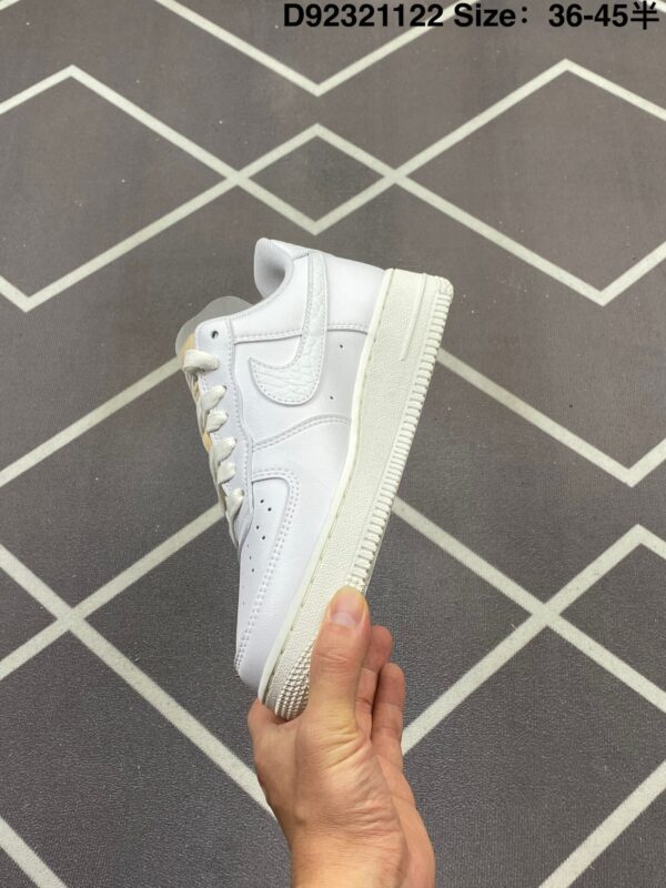 nike 63.12$ code 351-7528-R - Image 3