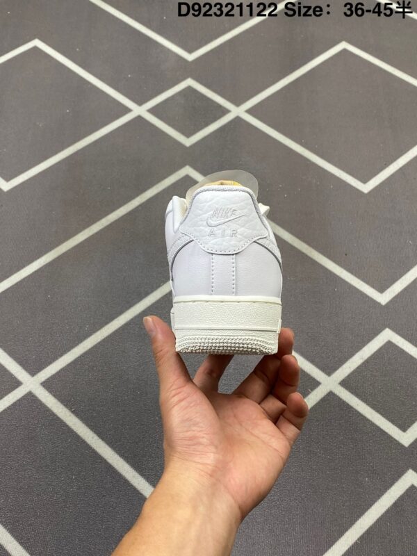 nike 63.12$ code 351-7528-R - Image 5