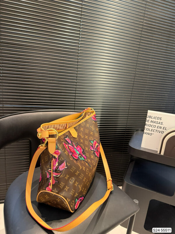 LV 71.66$ code 306-7597-R - Image 6