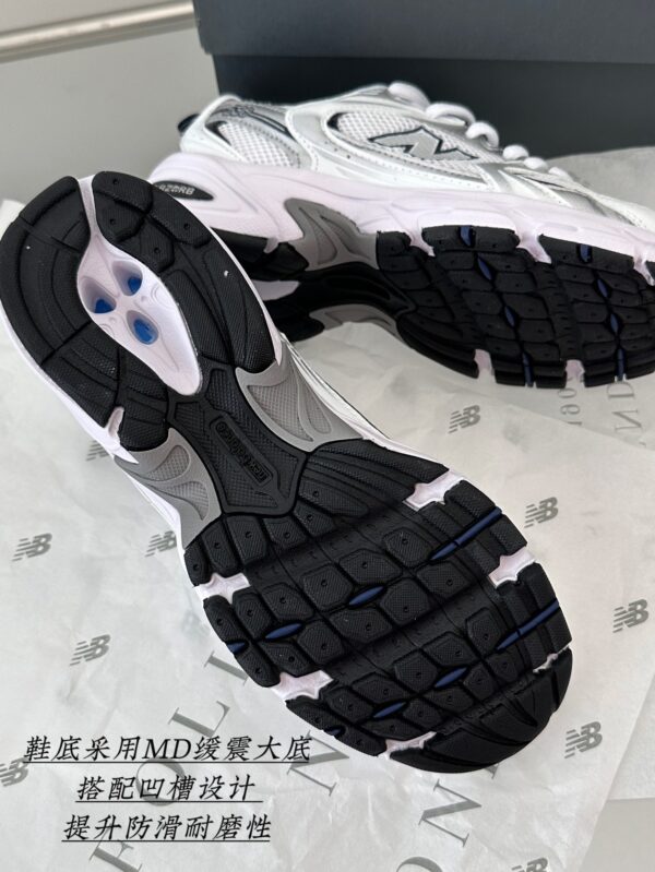 NIKE 51.99$ code 351-6940-R - Image 12