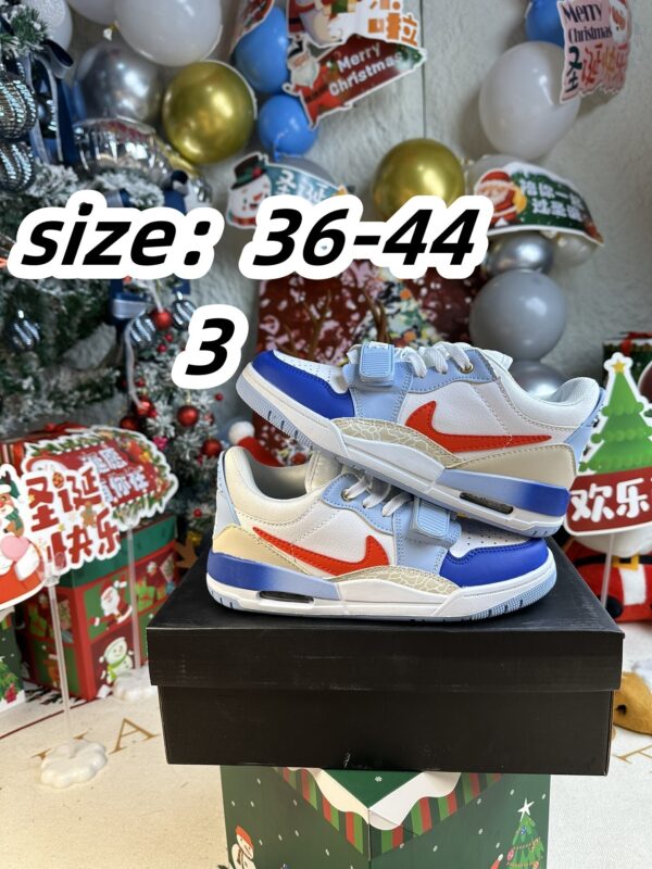 NIKE 33.66$ code 477-6935-R