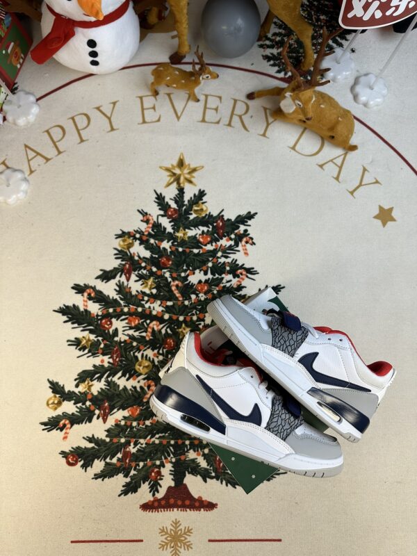 NIKE 33.66$ code 477-6935-R - Image 10