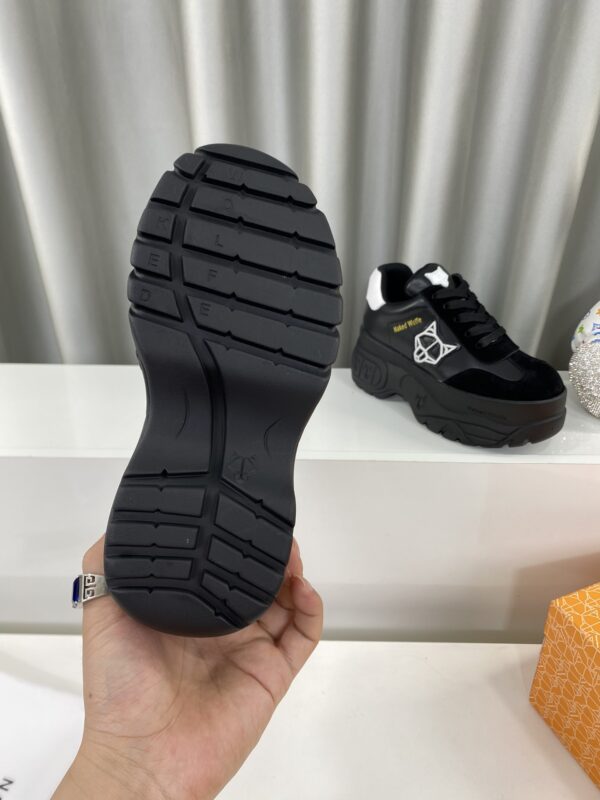 NAKED WOLFE 89.99$ CODE 527-6912-R