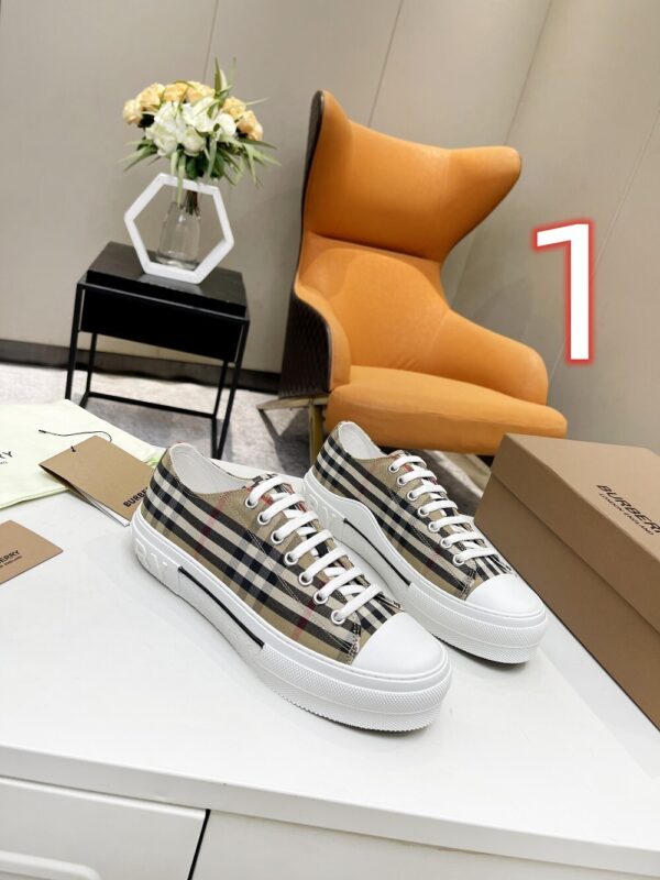 47.39$ BURBERRY code 449-6892-R
