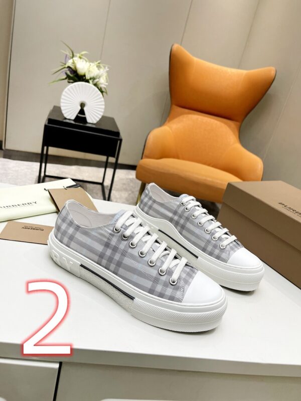 47.39$ BURBERRY code 449-6892-R - Image 3