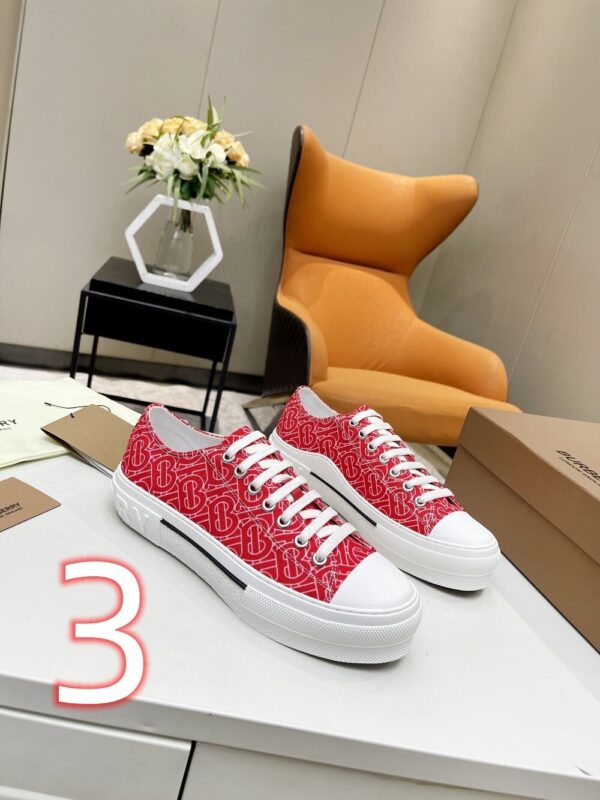 47.39$ BURBERRY code 449-6892-R - Image 4