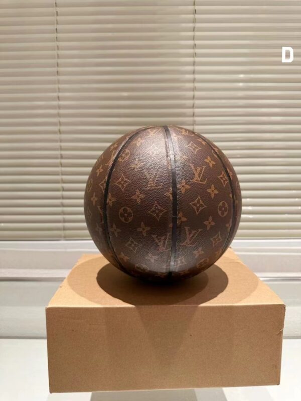 LV 56.37$ Code 472-6681-R - Image 6