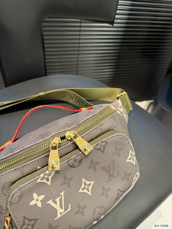 LV 54.99$ code 306-7596-R - Image 5