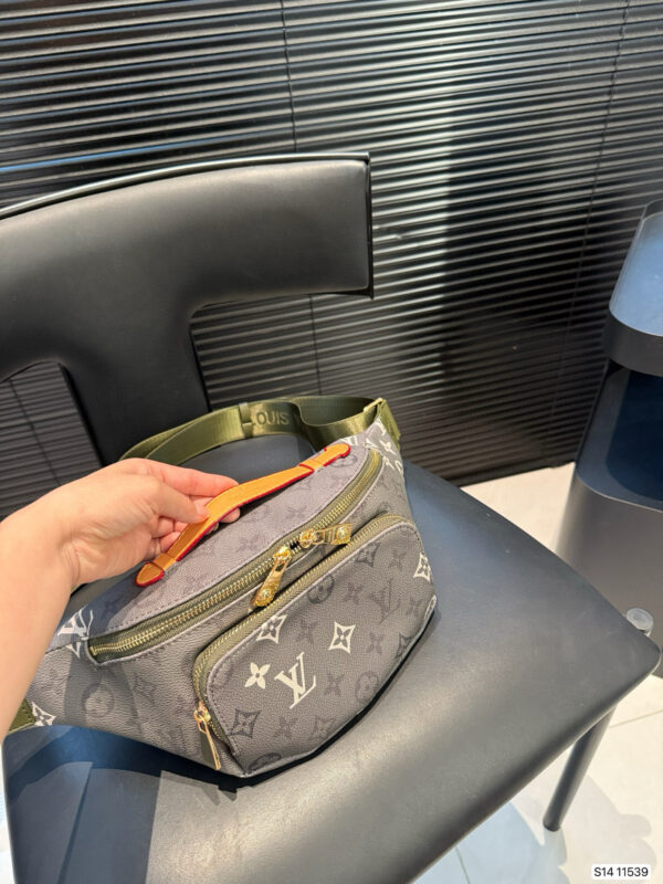 LV 54.99$ code 306-7596-R - Image 8