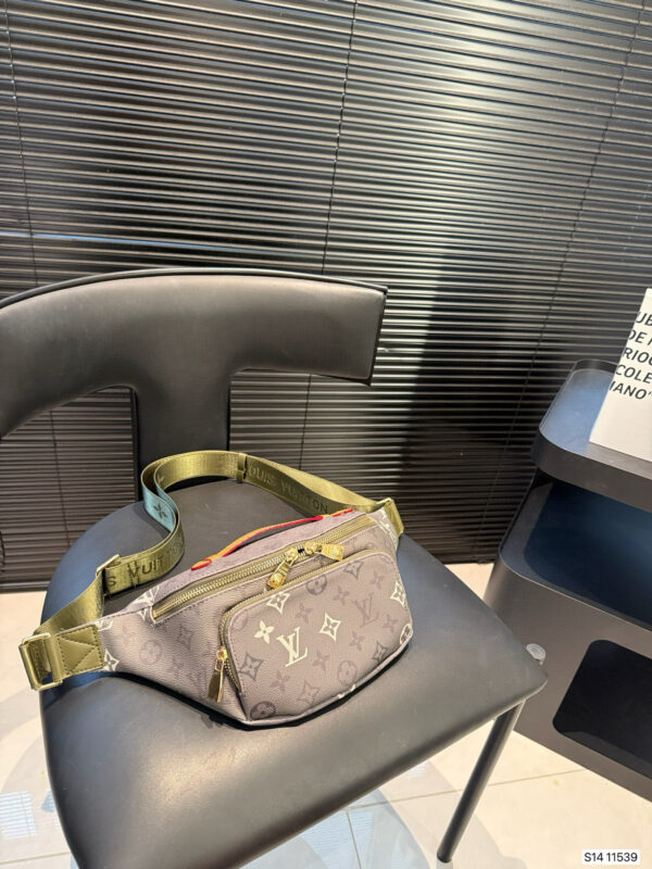 LV 54.99$ code 306-7596-R - Image 9