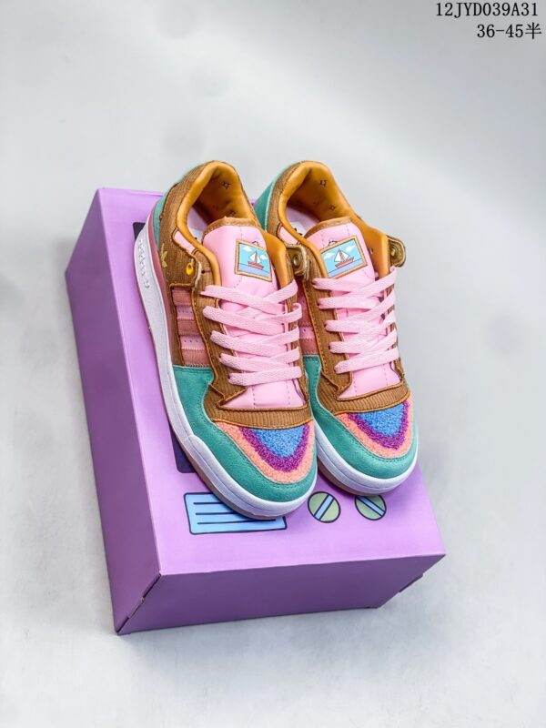 ADIDAS 64.49$ code 351-6879-R