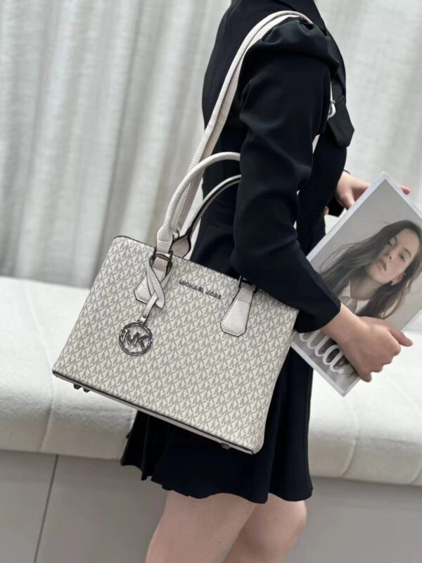 MK 49.99$ code 404-6874-R - Image 11