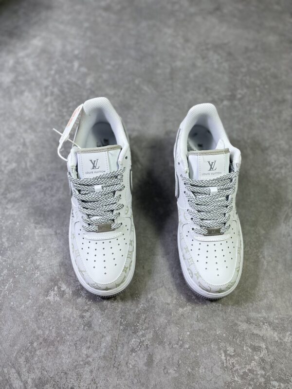 LV 54.69$ code 351-6872-R - Image 7