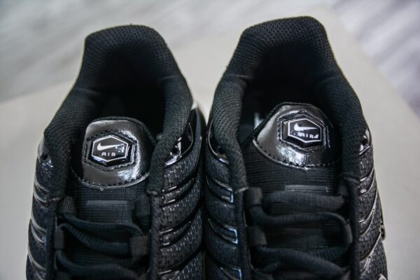 NIKE 48.15$ code 351-6852-R - Image 4
