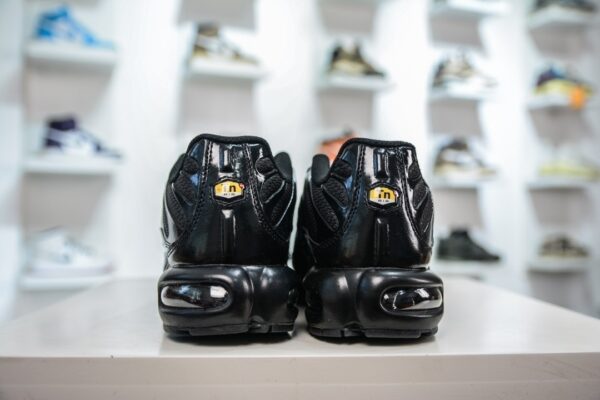 NIKE 48.15$ code 351-6852-R - Image 9