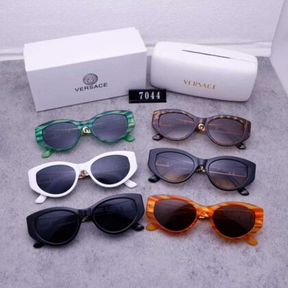 Jam2867 VERSACE 23.99$ 175