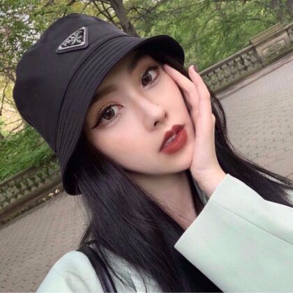 Jam915 PRADA 24.99$ 180