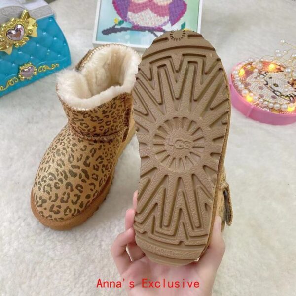 Jam7068 UGG kids 38.99$ WITH BOX - Image 10