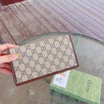 Jes2427 GUCCl Attached box 41$ GBB