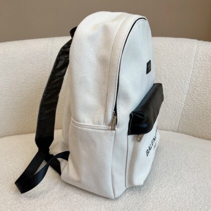 Jam4034 Balenciaga 82$