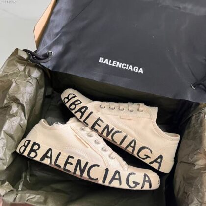 Jam7090 Balenciaga 85$