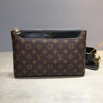 Jes2402 33.64-1:1LV-ZSBB