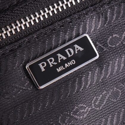 Jam6203 PRADA 83$
