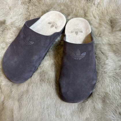 Jam7229 adidas add box 59.99$