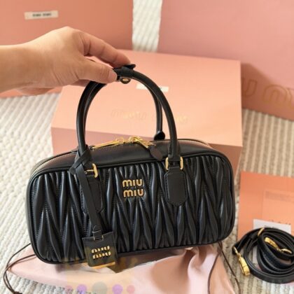 Jam9734 MIUMIU 79.99$